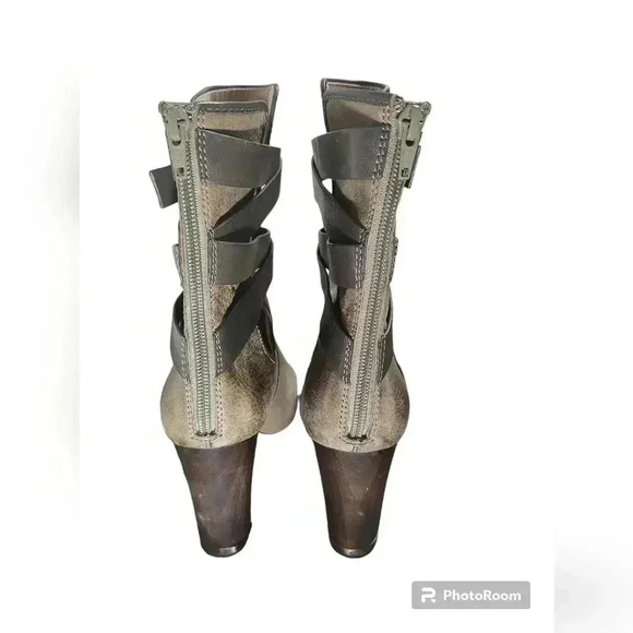 Jean Michelle Cazabat booties - Picture 3 of 5